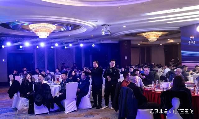 威宁的阳光洒满浪漫,草海情深如诗画境。