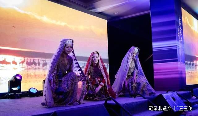 威宁的阳光洒满浪漫,草海情深如诗画境。