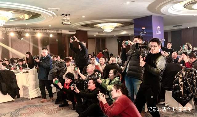 威宁的阳光洒满浪漫,草海情深如诗画境。