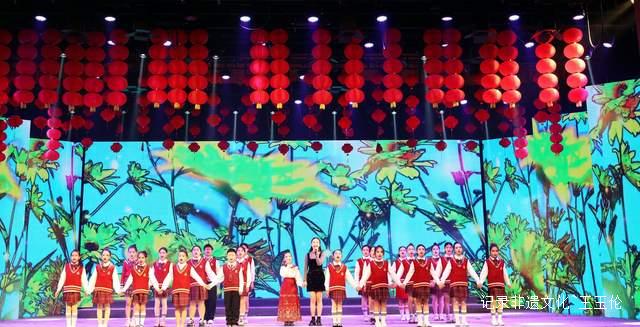 “月满元宵 欢乐团圆”:从江县元宵晚会震撼上演