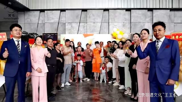 梵迅服装:匠心独运,十八载西服艺术绽放新光彩!