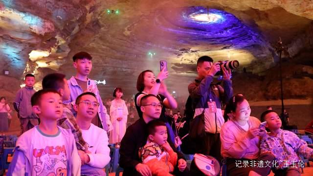 “洞听天籁 漫游地心”2025多彩贵州溶洞音乐周震撼开幕!国漫IP与多元音乐开启视听奇旅