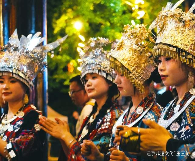 丹寨县:花海登山,夜嫁苗情,非遗文化燃爆这个春天!
