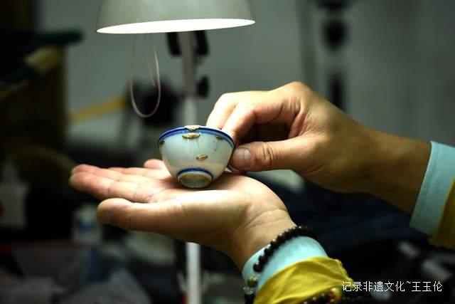 柳波：传承锔瓷非遗文化在残瓷中寻找残缺美学
