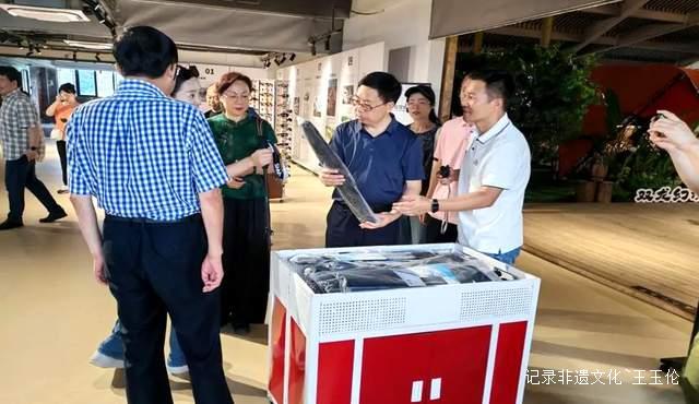 中国风景名胜区协会会长张永利一行到露营之家供应链贸易中心考察调研