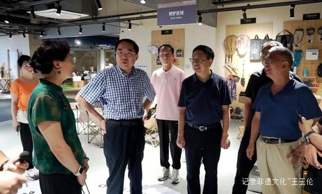 中国风景名胜区协会会长张永利一行到露营之家供应链贸易中心考察调研