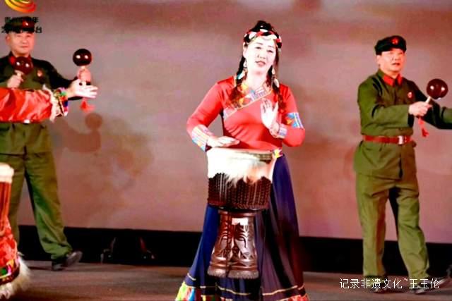 李艳琴：用歌声传递爱与希望的女中音天使
