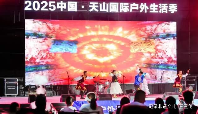 从雪山到沙漠:中国中亚户外联盟开启跨境探险新时代