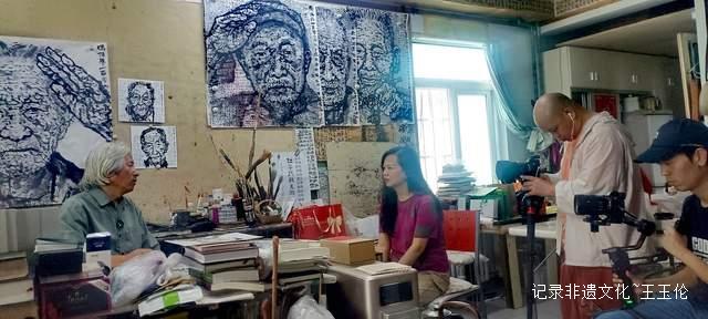 当画笔遇见军功章：一位艺术家与老兵的三十年不解之缘