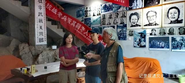 当画笔遇见军功章：一位艺术家与老兵的三十年不解之缘