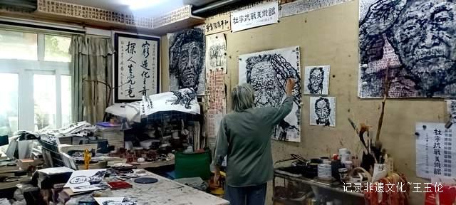 当画笔遇见军功章：一位艺术家与老兵的三十年不解之缘