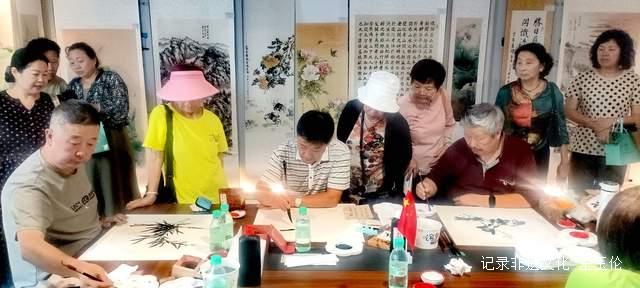 银发丹心绘党恩 翰墨飘香颂家园 贵州老年妇女书画展绽放夕阳风采