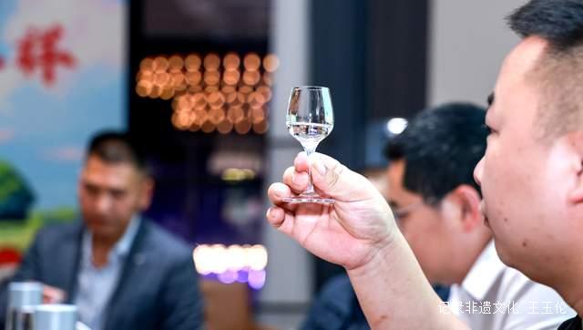 品味时光臻酿 茅台乙巳蛇年限量版品鉴会闪耀观禧酒苑