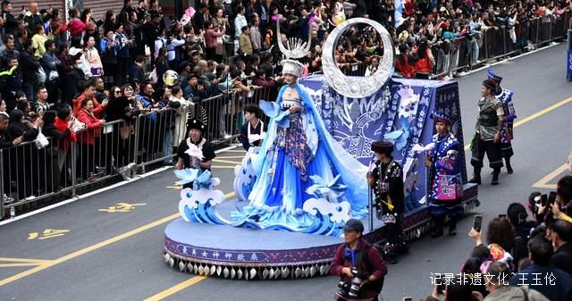 2025雷山苗年华丽来袭:芦笙巡游引爆全场,民族风情引爆社交媒体