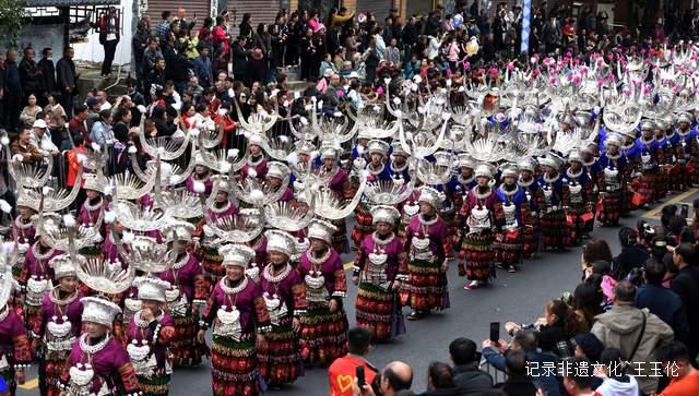 2025雷山苗年华丽来袭:芦笙巡游引爆全场,民族风情引爆社交媒体