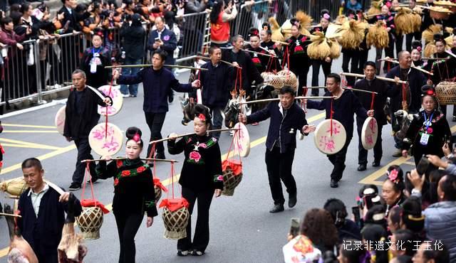 2025雷山苗年华丽来袭:芦笙巡游引爆全场,民族风情引爆社交媒体