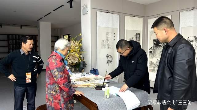 非遗茫父颖拓：黔西南州文联走进贵州老年大学，传承“别开生面之奇画”