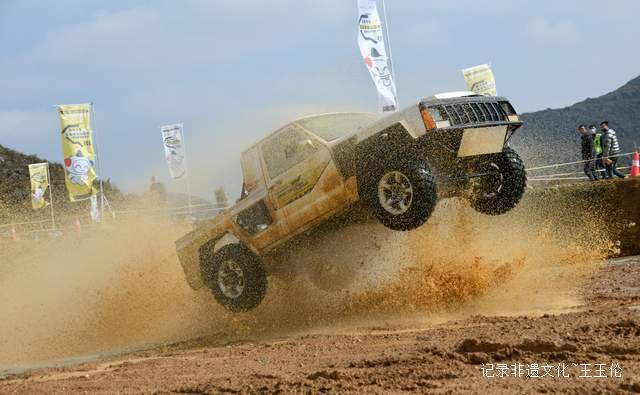 推动文体旅深度融合 打造山地运动高地 2025山地英雄会暨水韵贵州皮划艇系列赛新闻发布会盛大启幕