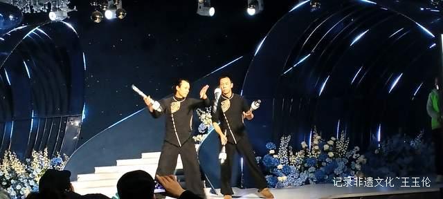 用十七年时光浇灌希望之花：吕昕烛与700个孩子的暖心公益路