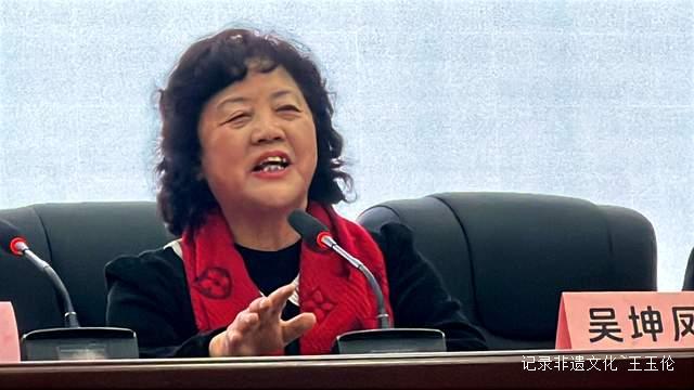 翰墨薪传谱新篇 巾帼同心启新程——贵州省老年妇女书画艺术协会成功召开第四届换届选举大会