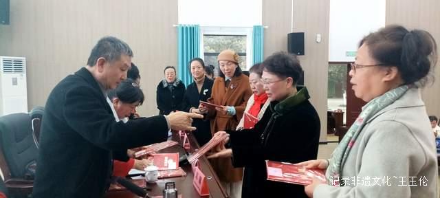 翰墨薪传谱新篇 巾帼同心启新程——贵州省老年妇女书画艺术协会成功召开第四届换届选举大会