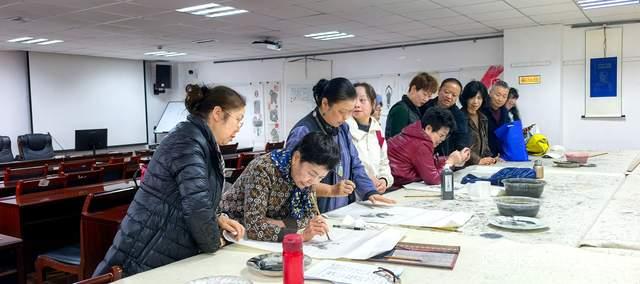 翰墨传薪火 颖拓续华章 ——茫父颖拓体验研修班在贵州老年大学成功举办