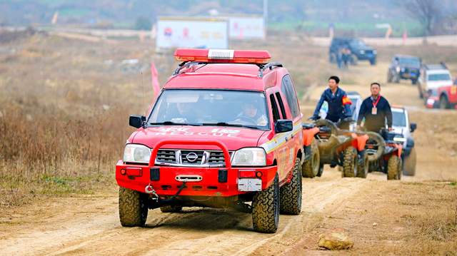 引擎轰鸣响彻山地，体育赋能激活乡村——第二届“山地会英雄·乡村F1（永志达杯）”场地越野户外技能比拼活动在花溪孟关燃情启幕