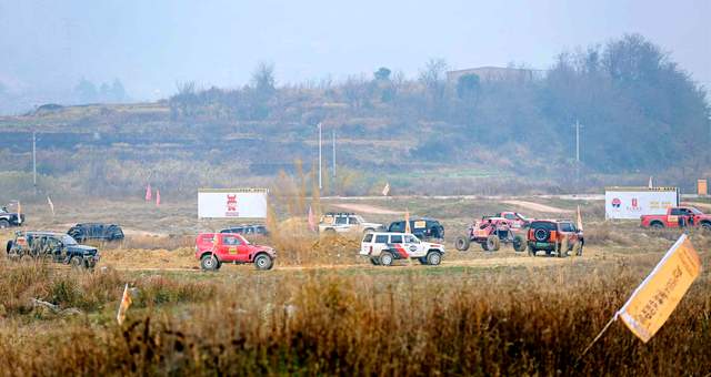 引擎轰鸣响彻山地，体育赋能激活乡村——第二届“山地会英雄·乡村F1（永志达杯）”场地越野户外技能比拼活动在花溪孟关燃情启幕
