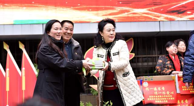 书香暖寒冬 爱心润童心 ——“关爱乡村儿童，共建爱心书屋”捐书活动温情举行