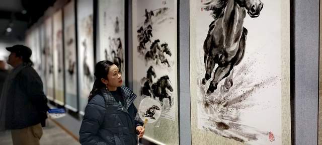 翰墨生辉贺丙午 一马当先启新程  ——刘磊水墨马画展于贵阳达德学校旧址隆重开幕