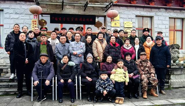 凝香重彩两山魂：一场用丹青与热泪浇铸的致敬