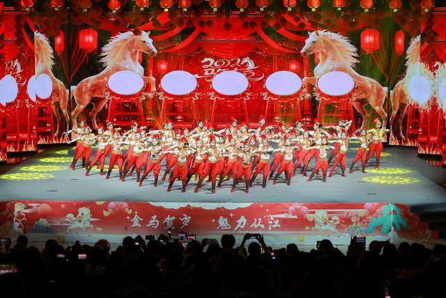 骏马迎春至 苗侗欢歌扬——“金马贺岁·魅力从江”2026年春节联欢晚会精彩上演