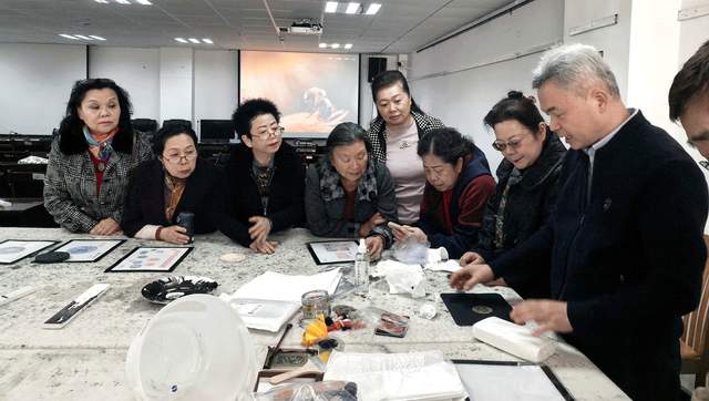 墨韵传古意，匠心焕新生——贵州省书画研究会“茫父颕拓学习班”开学第一课侧记
