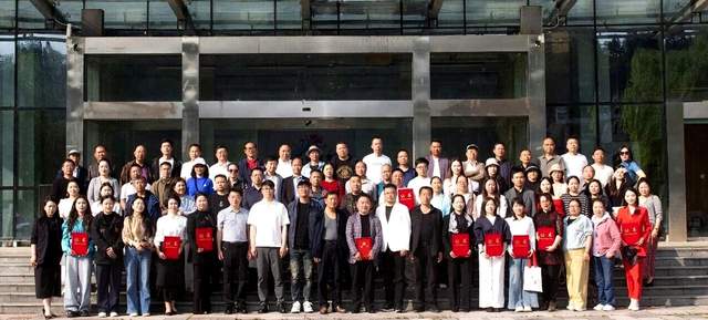 花海毕节启新程——毕节市旅游资源保护与开发促进会换届大会