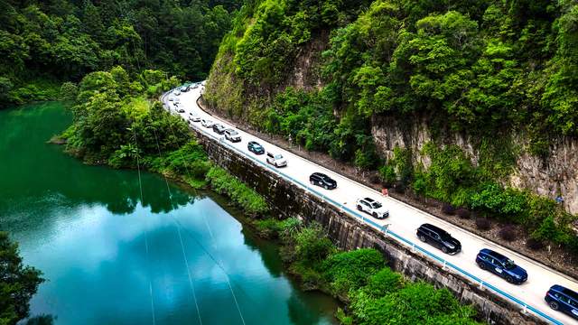 车轮丈量黔山秀水 公益守护梵天净土