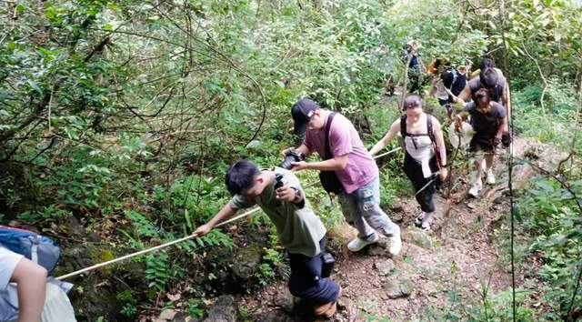 车轮丈量黔山秀水 公益守护梵天净土