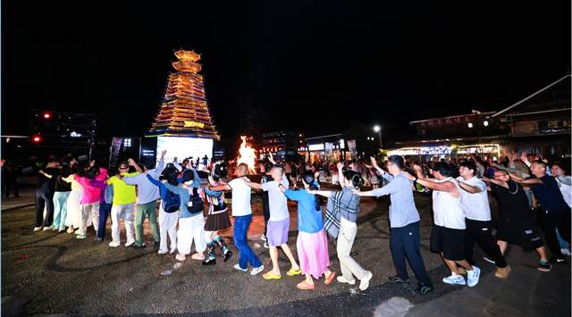 车轮丈量黔山秀水 公益守护梵天净土