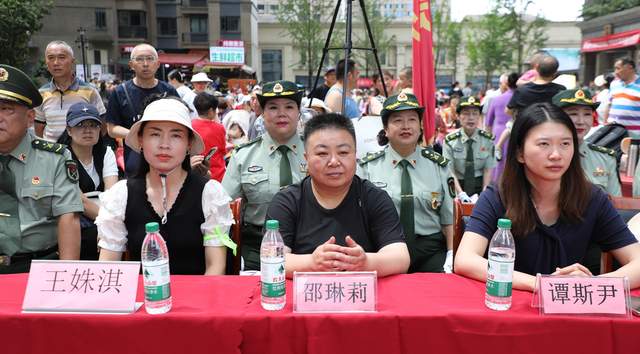 三千邻里共品养生蹄髈 企社联动温情筑梦社区——贵州巧丫食品“邻里蹄髈火锅宴”在帝景社区圆满举行