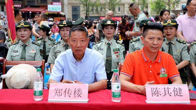 三千邻里共品养生蹄髈 企社联动温情筑梦社区——贵州巧丫食品“邻里蹄髈火锅宴”在帝景社区圆满举行