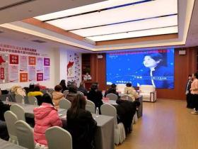 第五代木雕非遗传承人于杨青女士贵阳首收弟子,非遗传承注入青春力量